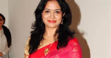 Singer Sunitha Hot Seducing Stills In Sexy Red Saree Exposing 44042 Hot Sex Picture