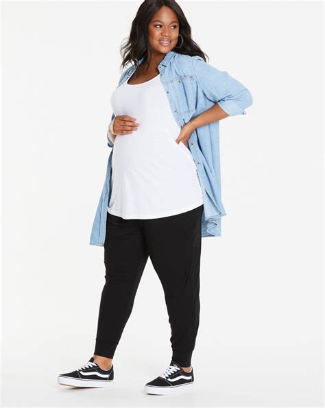 Plus Size Maternity Clothing That You Will Need And Where To Buy Them