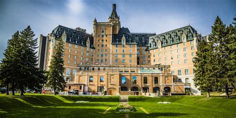 Delta Bessborough Hotel Saskatoon Stock Photo Image Of Park Scenic