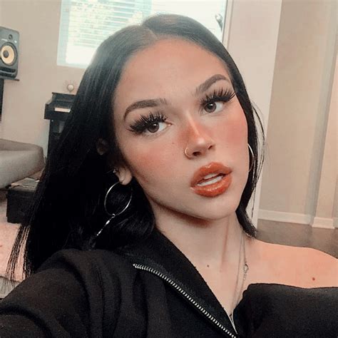 Icons — Maggie Lindemann Icons Reblog Or Like If You Saved Cute Makeup Western Girl