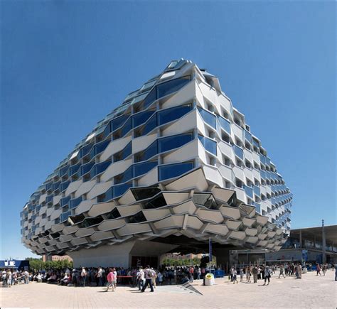 15 Bizarre And Incredible Building Design