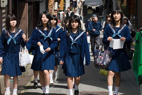 N08 08542 Japanese High School Girls Wearing The Tradition Flickr