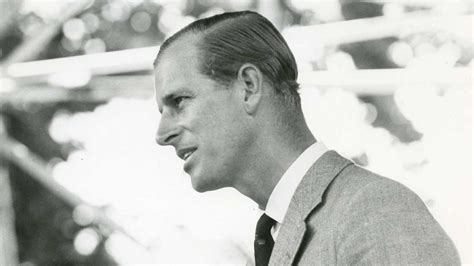 Prince philip, duke of edinburgh, is the husband of queen elizabeth ii, the father of prince charles and the grandfather of prince harry and prince william. Lord Mountbatten a-t-il voulu faire tomber le Premier ...