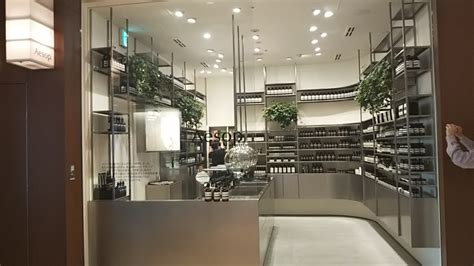 Shopdesign In Tokio Zwischen Tradition Und Innovation Ixtenso