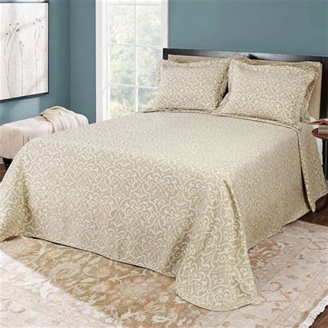 Natalie Lightweight Bedspread Bedding