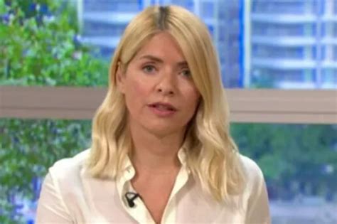 Holly Willoughby Flashes Bra At This Morning Fans As Paper Thin Shirt Turns Sheer Daily Star
