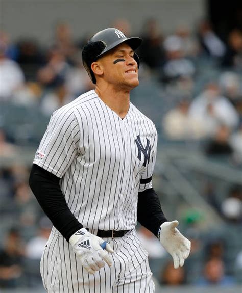 Aaron Judge forced out of Saturday's game with oblique injury, mars 