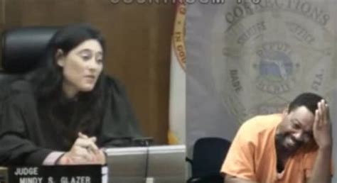 The Judge Who Recognized Her Classmate In Court Greeted Him As He Was