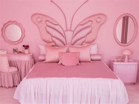 Amazing gallery of interior design and decorating ideas of kim kardashian bedroom in bedrooms, closets, girl's rooms, kitchens by elite interior designers. Monochromatic Pink - North West Room in 2020 | Pink bedroom, Velvet upholstered bed, Bedroom ...
