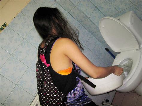 Vietnamthailand 2012 Flushing The Toilet Bombtwinz Bombtwinz Flickr
