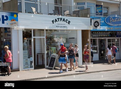 Fatface Store Shop Uk Hi Res Stock Photography And Images Alamy