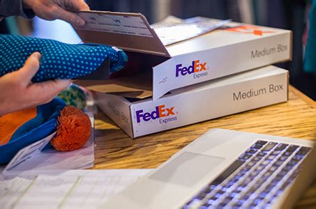 ﻿at fedex, we strive to ensure that your shipments arrive at their destination on time so our money back guarantee policy(1) applies even if we miss our published or quoted delivery time by as little as 60 seconds. Holiday Shipping Help | FedEx