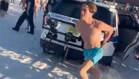 Spring Breaker In Florida Filmed Escaping A Police Car While Handcuffed Before His Master Plan