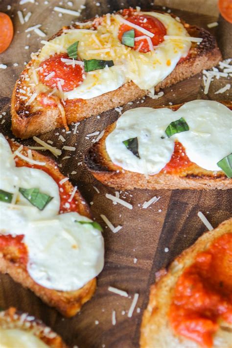 The Best Margherita Pizza Toast Mozie