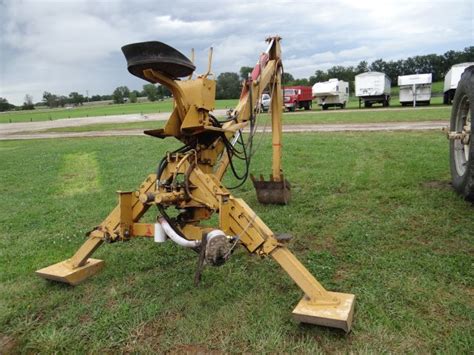 Lot 1210 Long Backhoe Attachment 3pt Pto Pump One Cylinder Is Bad
