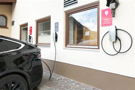 Aksesroyal charging adapter tesla to j1772, max 40a 250v easy to use with tesla wall box, mobile connector, us ev charger connector, destination charging, safety lock. Destination Charger - Tesla Model 3 im Zillertal