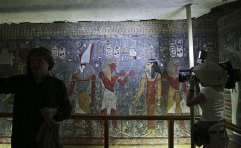 scans of king tut s tomb reveal hidden rooms egypt s antiquities ministry says king tut tomb