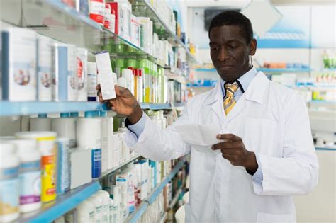 What Is a Pharmacy Technician? A Complete Career Information Guide