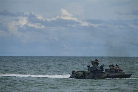 Marines Conduct Amphibious Assault Training Camp Samaesan Flickr