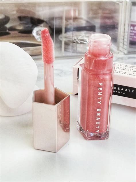 Fenty Beauty Gloss Bomb Universal Lip Luminizer In Fussy Does It Live
