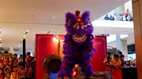 Chris yip writes about this very traditional chinese cultural dance in a walkthrough of its origins and story in malaysia. World Dragon & Lion Dance Day 2019 (Malaysia) Kids Lion ...