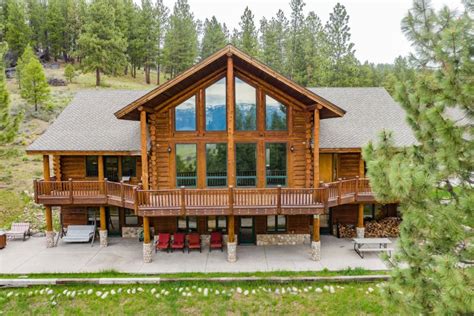 8 Luxurious Cabin Rentals That Are Perfect For A Rustic Getaway The