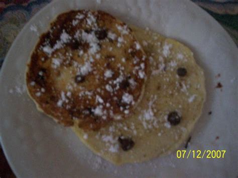 Let the batter sit for a few minutes before cooking. Bisquick Banana Pancakes Chocolate Chips?!) Recipe - Food.com