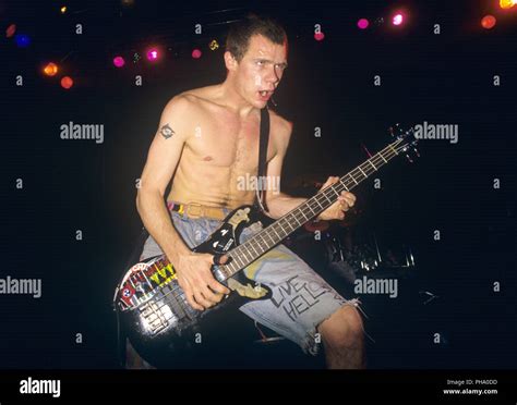 Flea Red Hot Chili Peppers 1988 Hi Res Stock Photography And Images Alamy