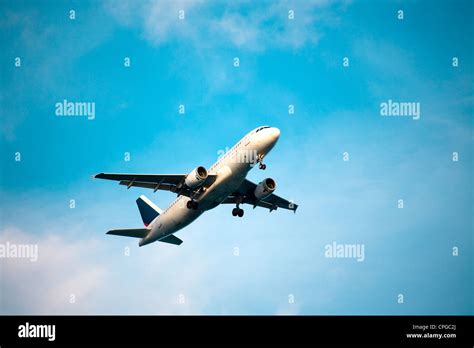 Commercial Airplane Take Off Stock Photo Alamy