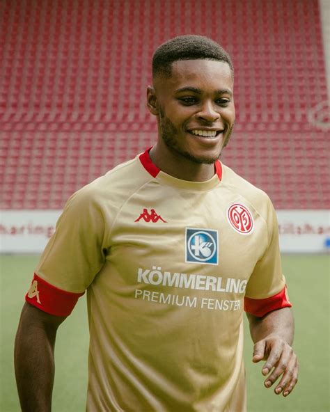 Kit und land unterstützen karlsruher schlosslichtspiele. Mainz 05 2020-21 Kappa Third Kit | 20/21 Kits | Football ...