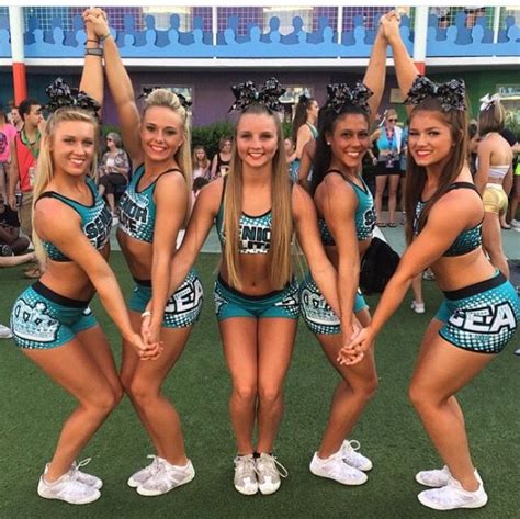 Senior Elite Cheer Extreme Group Picture Idea Not My Photo Cheer Poses Cheer Picture Poses