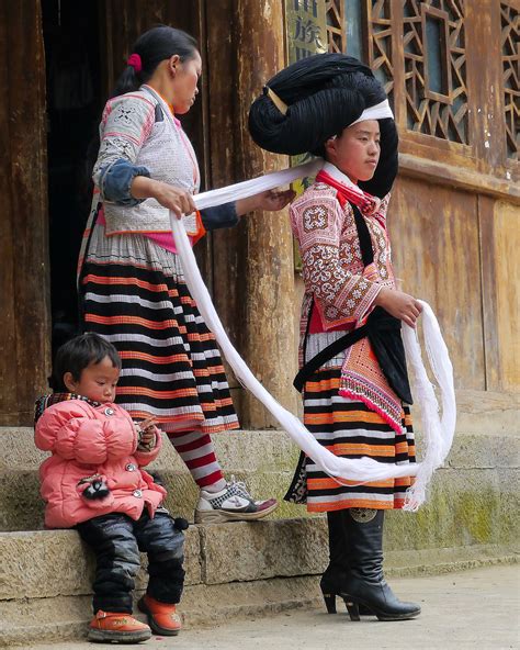 the-long-horn-miao-miao-people,-dress-culture,-hmong-clothes