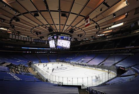 Ny To Let Fans In Sports Stadiums And Arenas As Soon As February 23rd The New York Times