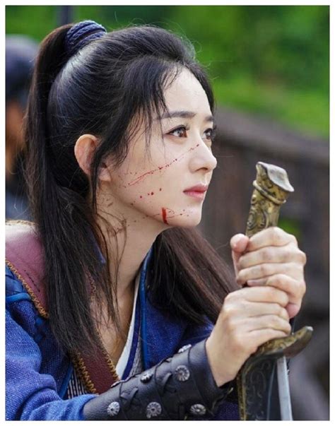 Mới đây triệu lệ dĩnh bất ngờ đăng tải bài viết được cho là đang bất mãn với đoàn làm phim hữu phỉ do cải biên quá xa so với nguyên tác khiến cộng 1. Triệu Lệ Dĩnh có lấy lại đỉnh cao với "Hữu Phỉ ...