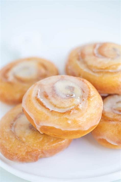 Glazed Honey Buns These Homemade Honey Buns Are A Cross Between A Donut And A Cinnamon Roll