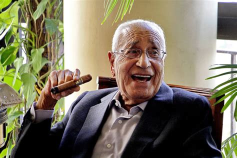 mohamed hassanein heikal prominent egyptian journalist dies at 92 the new york times