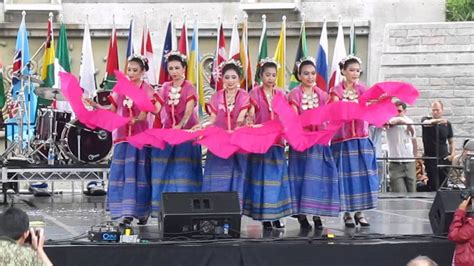 Untuk contoh lebih lengkap, kamu bisa membaca 10+ contoh tari kontemporer di. Tuliskan Beberapa Contoh Tari Tradisional Beserta Properti ...