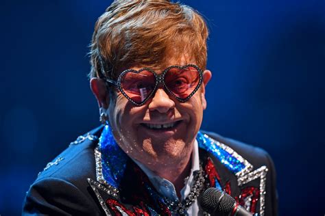 Review Elton John Delivers Emotional Farewell Concert To Fans East