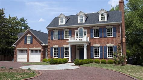 Colonial Revival Homes Facts About This Historic House Style