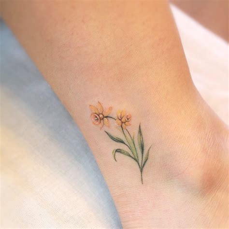 These Birth Flower Tattoos Will Make You Forget About Your Zodiac Sign Narcissus Flower Tattoos