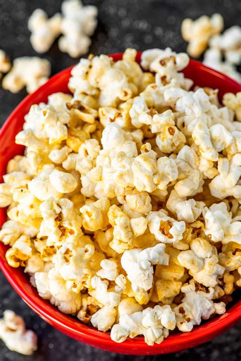 I have tried many of the microwave kettle corns that you can get at the i was having a talk with a family member about kettle corn, which lead to them sharing this amazing homemade kettle corn recipe with me. Homemade Kettle Corn - Homemade Hooplah