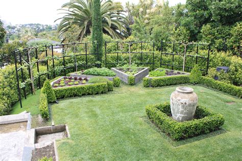 Free stones for your garden. Vegetable Garden- Auckland New Zealand | Vegetable garden design, Small vegetable gardens ...