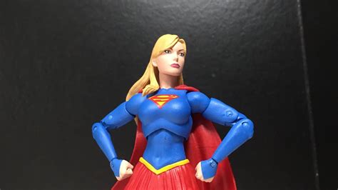 Review Dc Collectables Dc Essentials Supergirl Action Figure Youtube