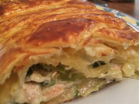 Feuilleté saumon fumé poireaux feuilleté saumon poireaux marmiton