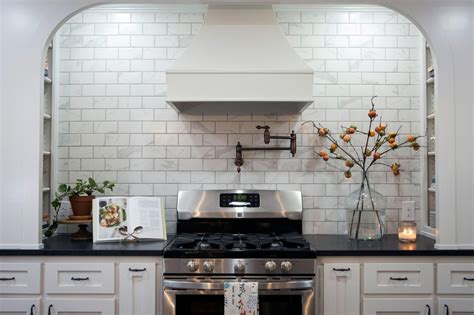 Find The Best Of From Hgtv Fixer Upper Kitchen Kitchen Remodel Home