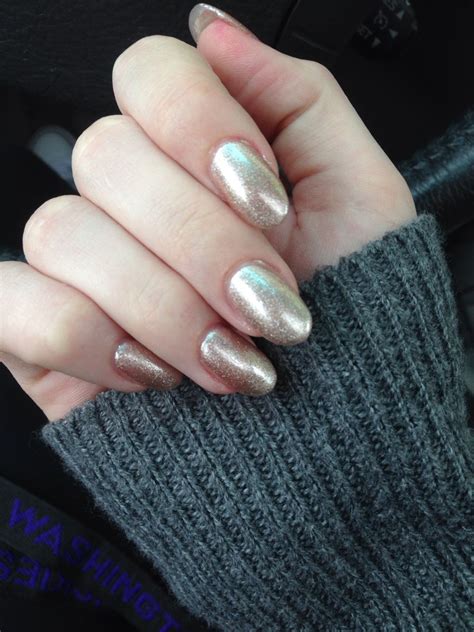 gold oval acrylics | Oval acrylic nails, Crazy nails, Prom ... Acrylic nails add a natural length to the existing nails and bring out your creative side while making them look more attractive.