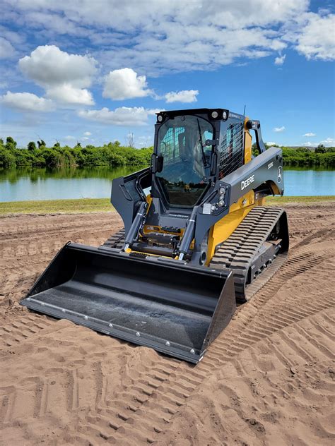 John Deere Skid Steer