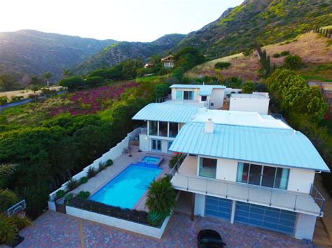 Modern Malibu Mansion Withwith Pool Jacuzzi And Racquetball Court