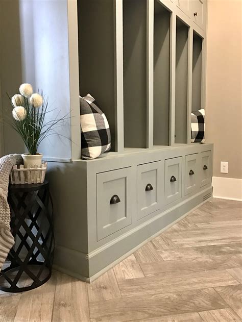 It needs to be able to stand up to the dirt, mud, and water that gets tracked in from outside. Instagram Interior Design - Home Bunch Interior Design