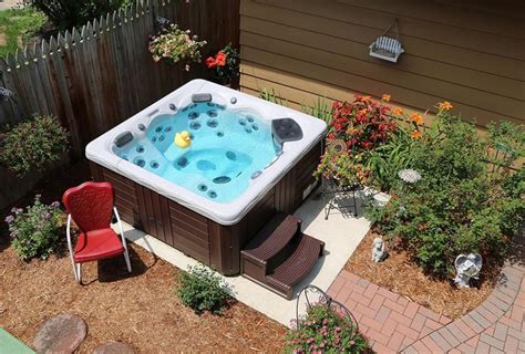 30 Incredible Hot Tub Suitable For Small Backyard Decor Renewal Hot Tub Landscaping Hot Tub
